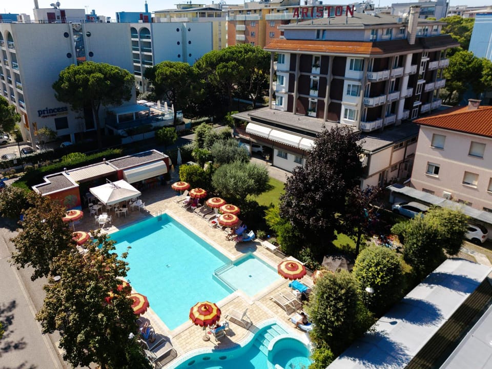 Property building, Bird's eye view, Pool view, Swimming pool