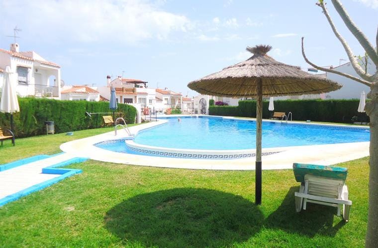 Swimming pool, Swimming pool