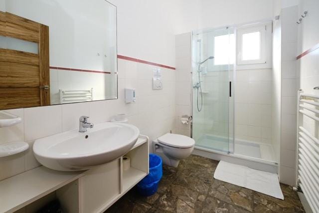 Shower, Bath