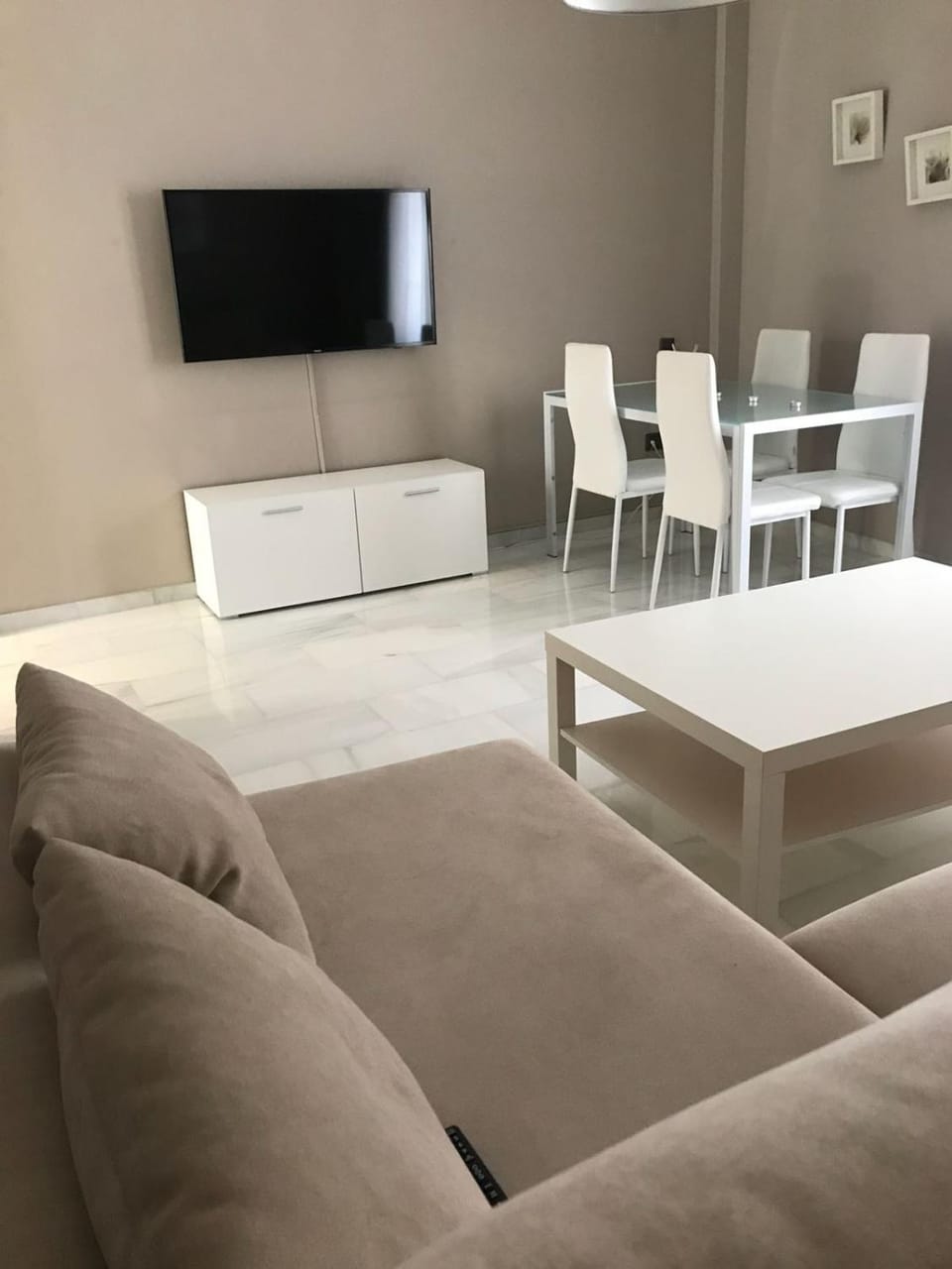 TV and multimedia, Living room, Dining area