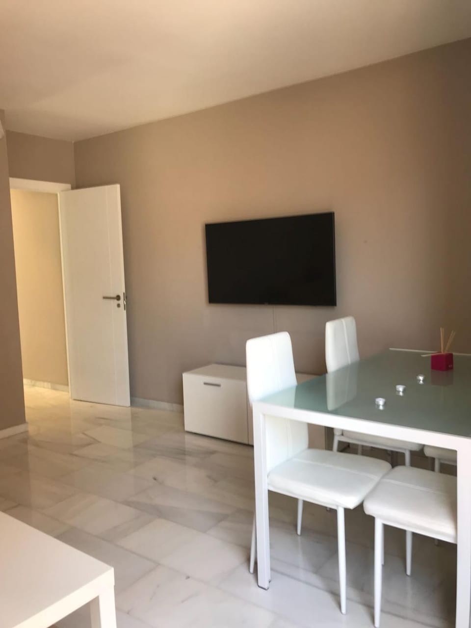 TV and multimedia, Living room, Dining area