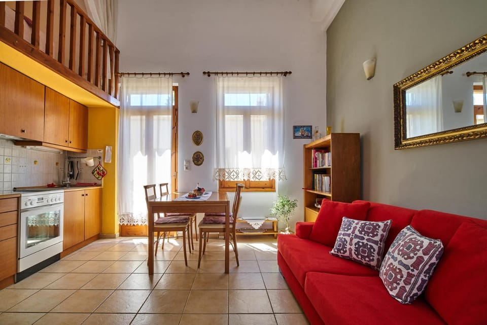 Seating area, Dining area