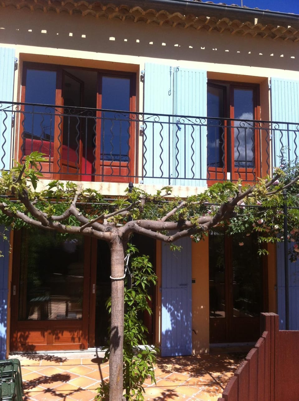 Facade/entrance