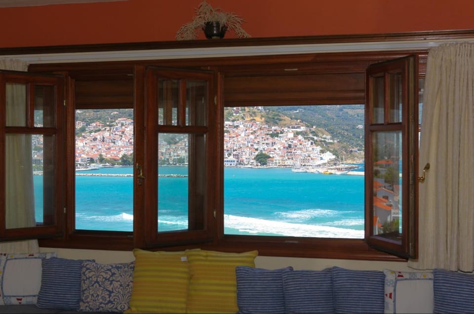 Living room, Sea view