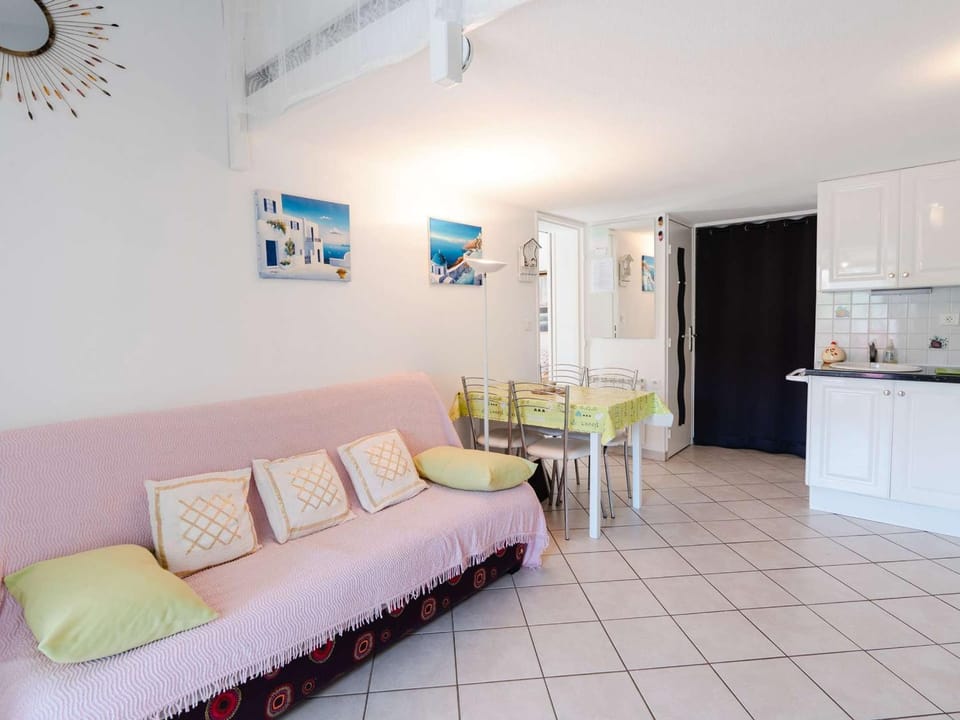 Pavillon climatisé 3 chambres avec terrasse à 250m de la plage - FR-1-409-91 Villa in Narbonne
