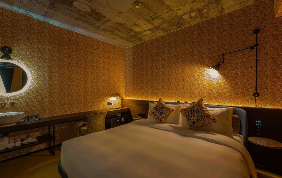 Bed, Photo of the whole room, Bedroom