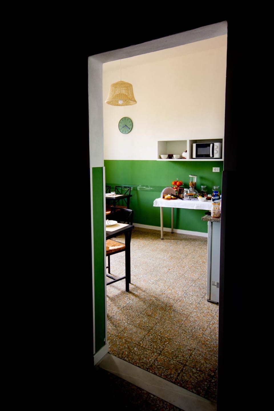 Communal kitchen, Italian breakfast