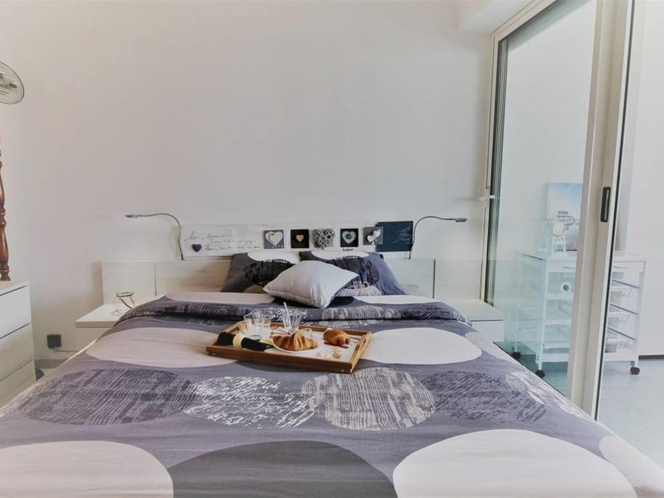 Arcachon T3 Lumineux 50m Plage Centre Ville avec Parking et WIFI - FR-1-420-60 Apartment in Arcachon