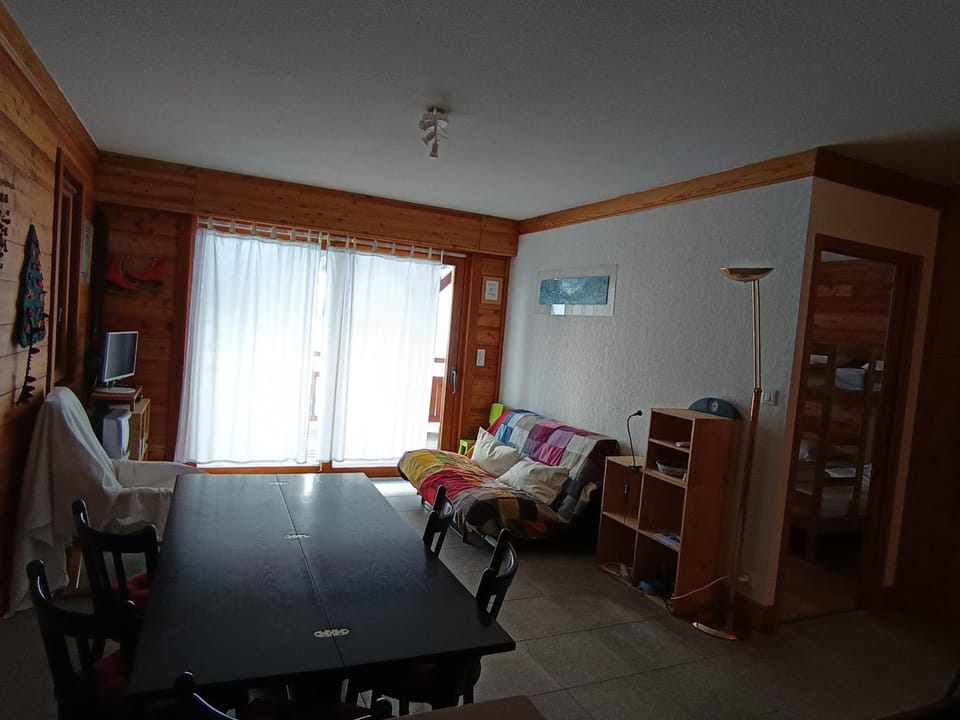Appartement skis aux pieds avec grande terrasse, animaux admis et box fermé - FR-1-445-17 Apartment in Montgenèvre
