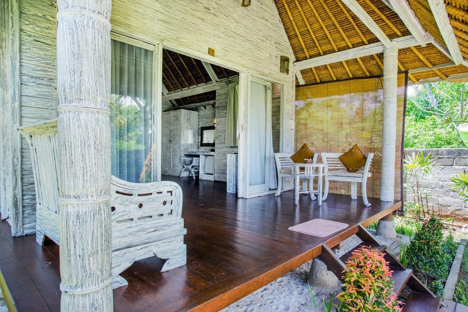 Bay Shore Huts Resort in Nusapenida