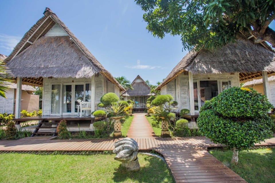Bay Shore Huts Resort in Nusapenida