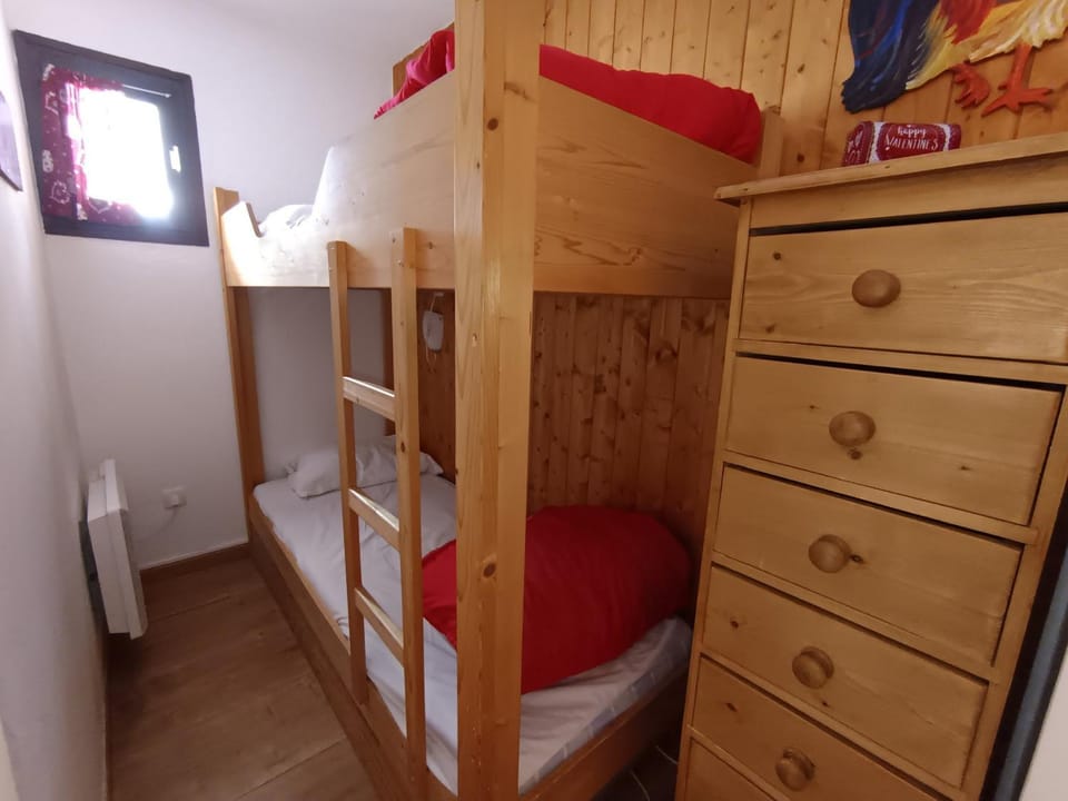 Studio rénové, 5 pers, proche pistes, animaux admis - FR-1-445-32 Apartment in Montgenèvre
