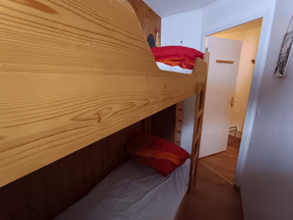 Studio rénové, 5 pers, proche pistes, animaux admis - FR-1-445-32 Apartment in Montgenèvre