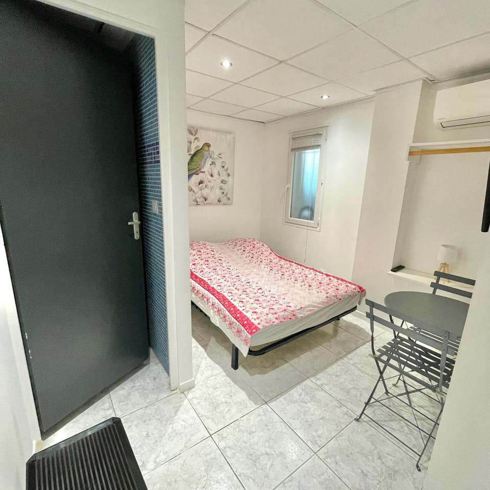 Le Mas Des Oliviers Bed and Breakfast in Agde