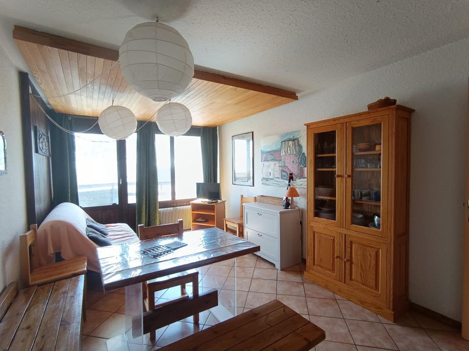 Appartement confort, proche pistes et commerces, animaux acceptés - FR-1-445-54 Apartment in Montgenèvre