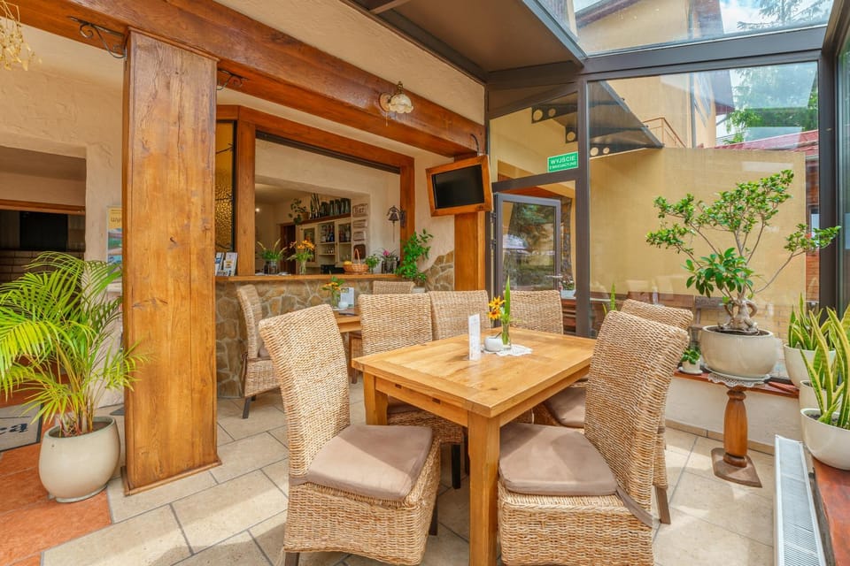 Patio, Day, Seating area