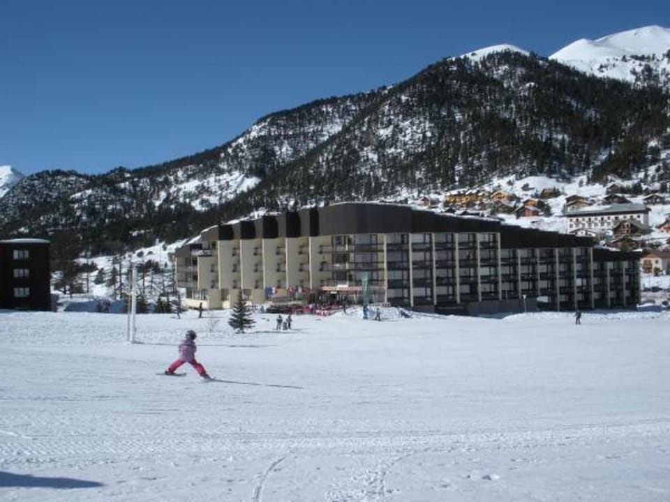 Studio skis aux pieds, parking, animaux ok - FR-1-445-95 Apartment in Montgenèvre