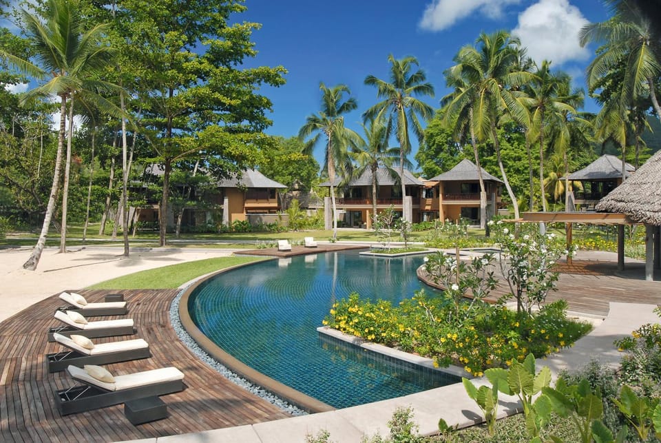 Property building, Pool view, Swimming pool