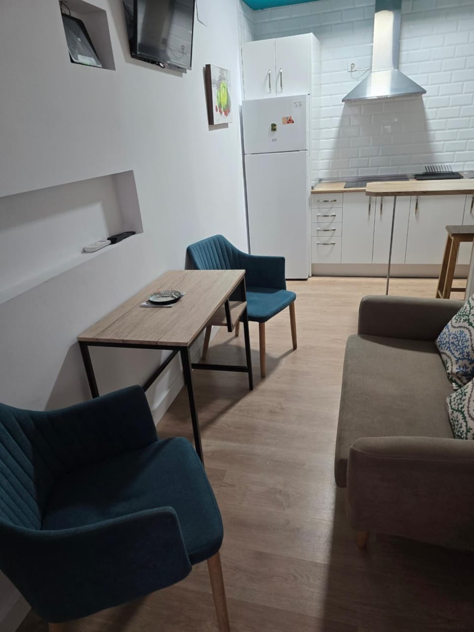 Kitchen or kitchenette, Living room, Dining area