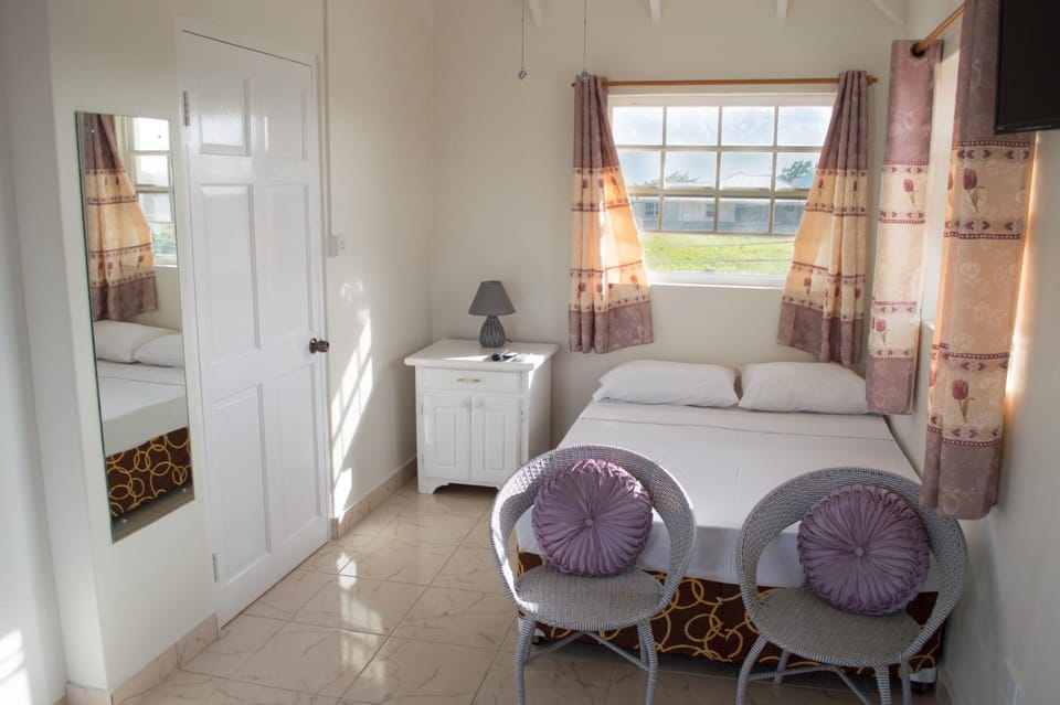 Plover Court Apartments Apartment in Christ Church