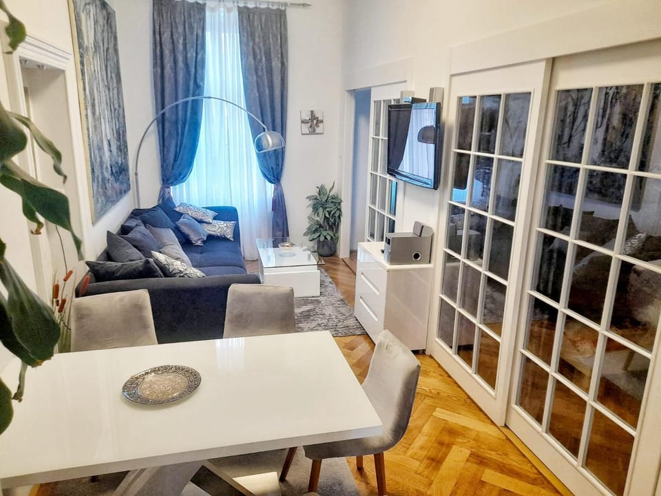 Apartment Zrinjevac Apartment in City of Zagreb