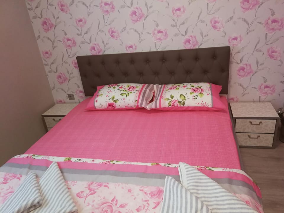 Bed, Photo of the whole room