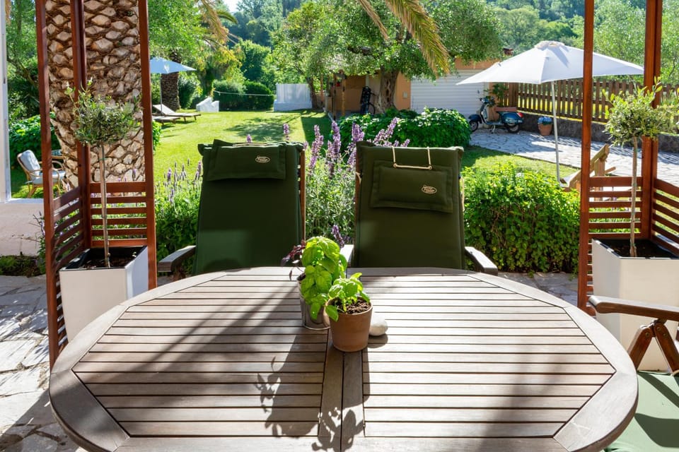 BBQ facilities, Garden