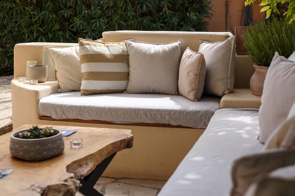Seating area