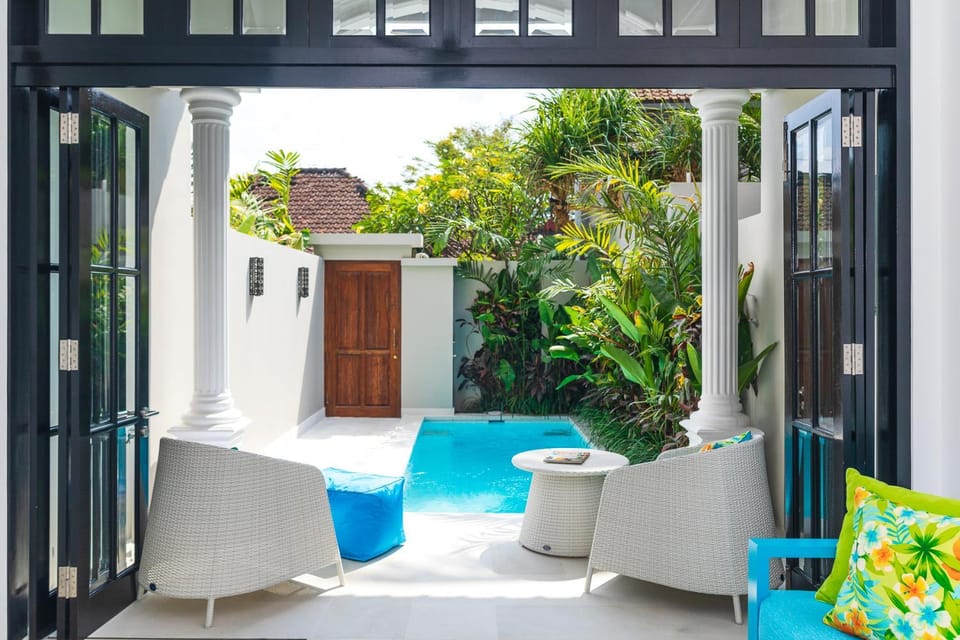 Garden, Garden, Living room, Seating area, Swimming pool, Swimming pool