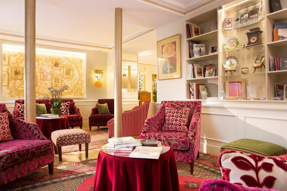 Lounge or bar