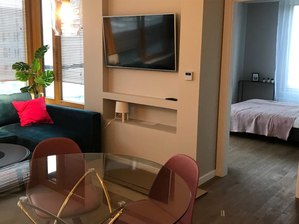 TV and multimedia, Living room, Dining area