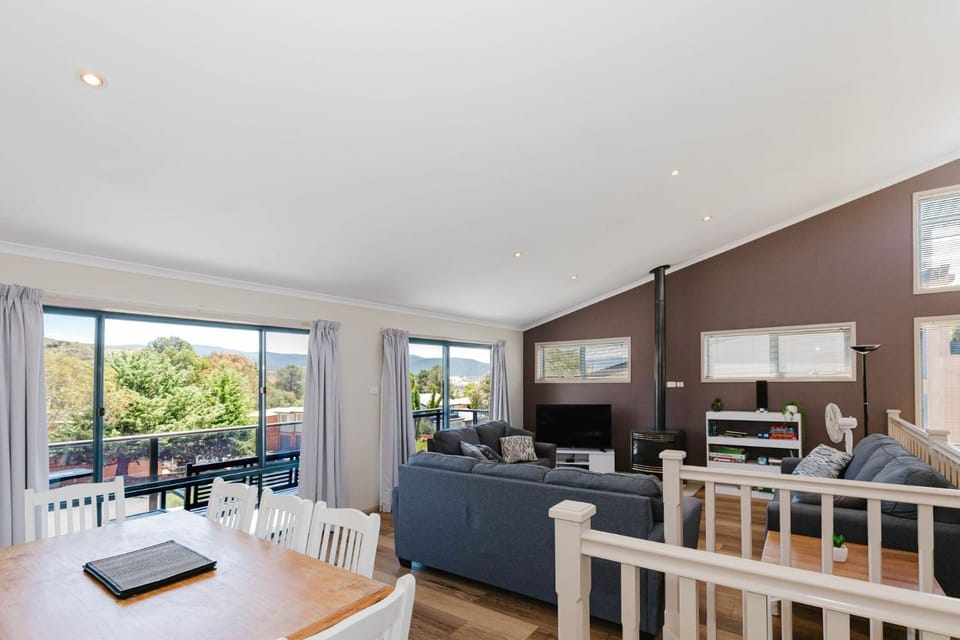 Acacia 5 2 Kirwan Close House in Jindabyne