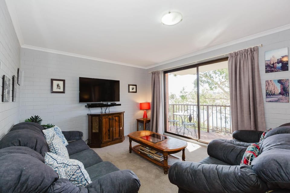 Aranda 3 25 Townsend Street House in East Jindabyne