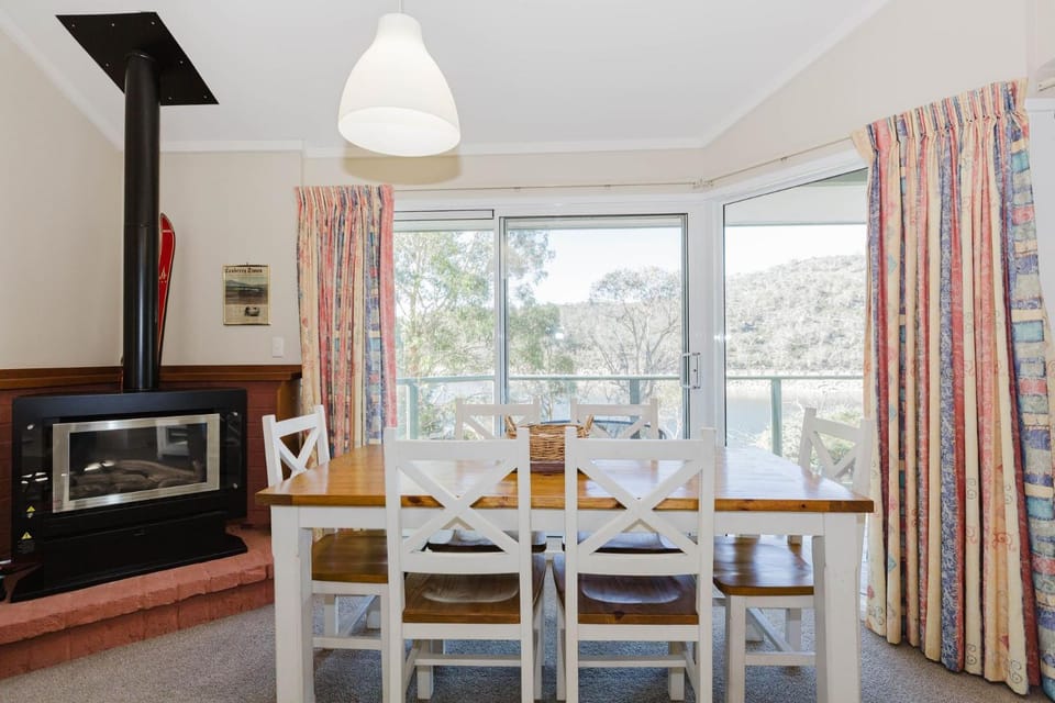 Banksia 2 35 Townsend Street House in East Jindabyne