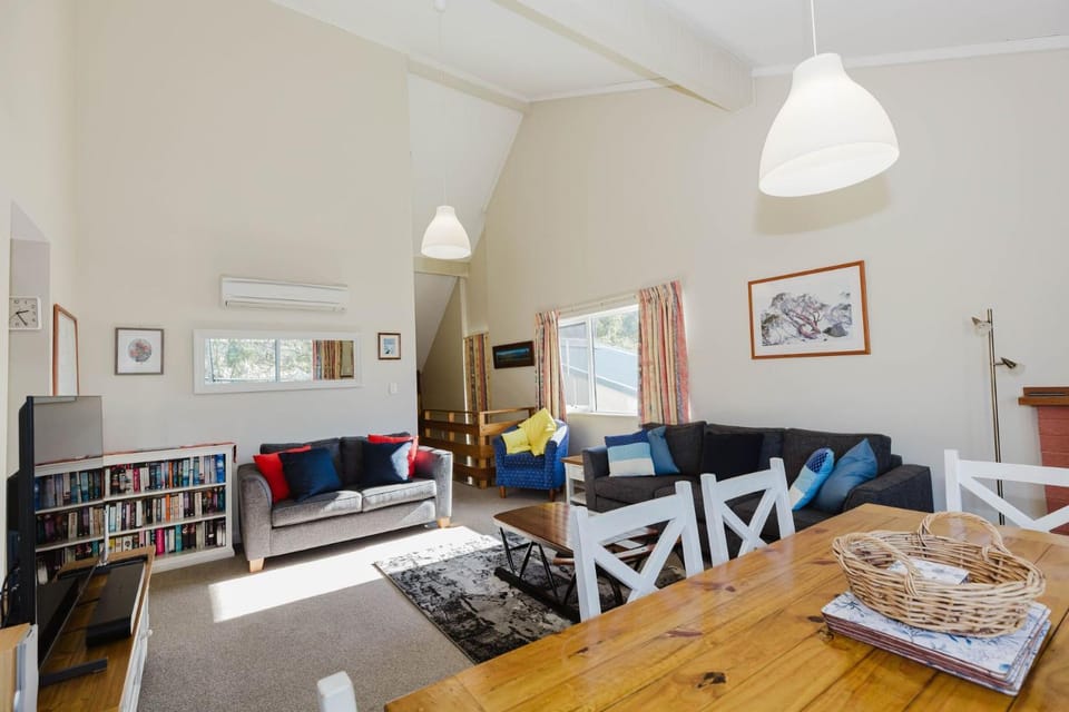 Banksia 2 35 Townsend Street House in East Jindabyne
