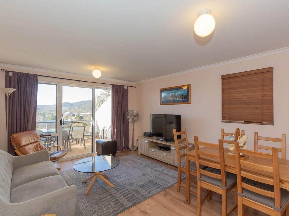 Cascades 13 3 Kurrajong Street Apartment in Jindabyne