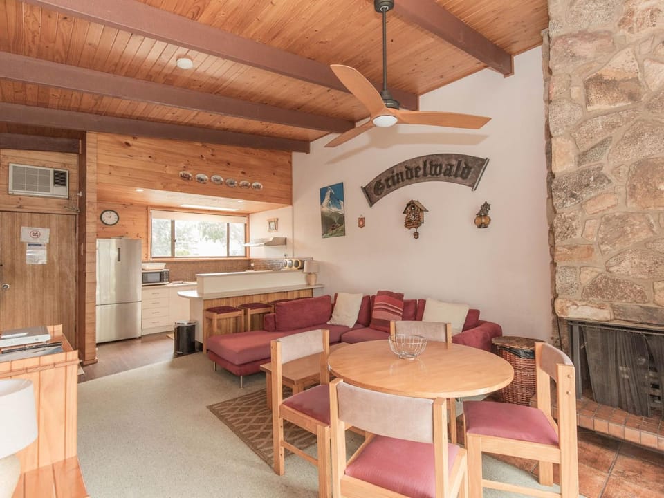 Grindelwald 1 39 Townsend Street House in East Jindabyne