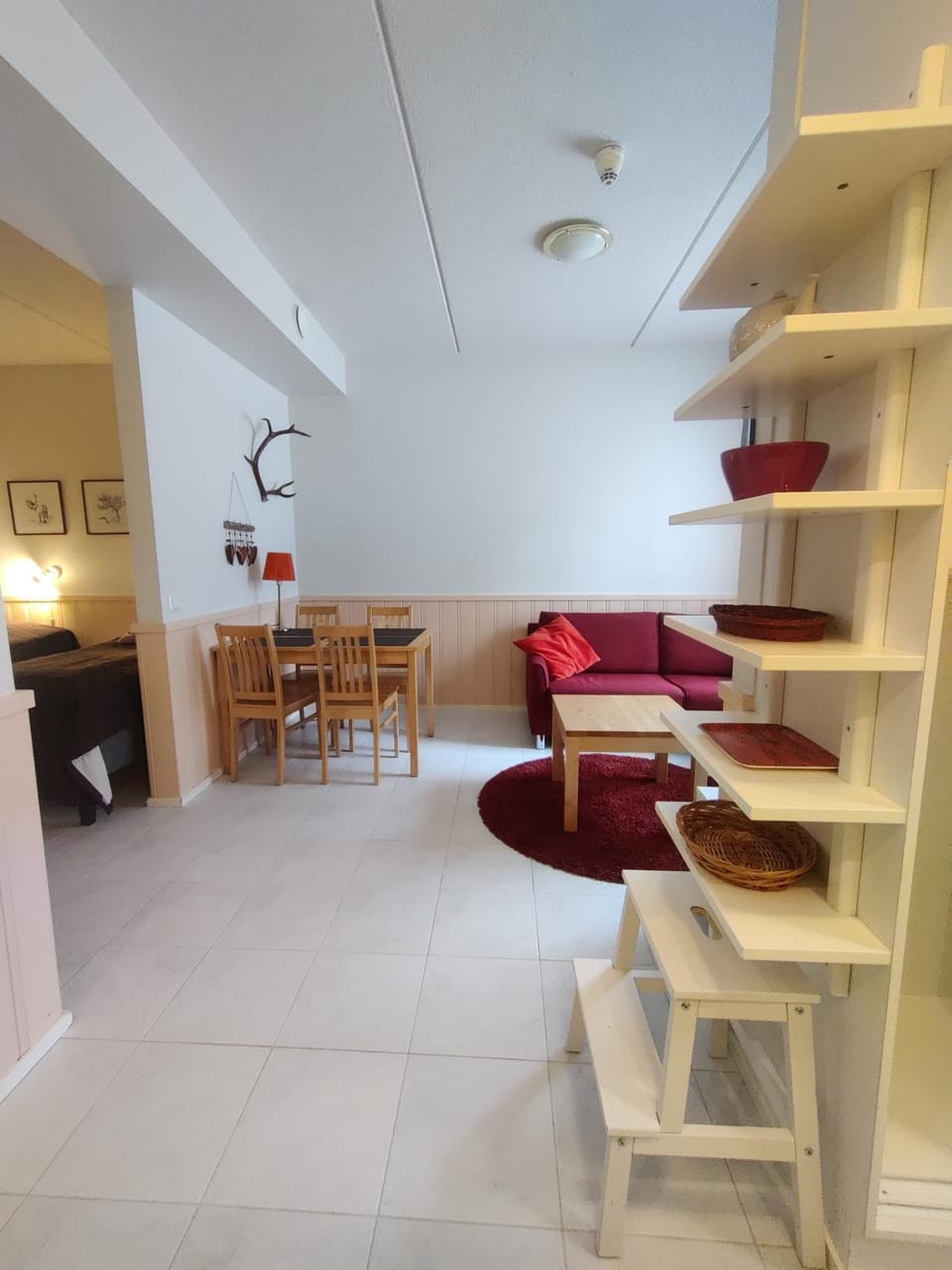 Kitchen or kitchenette, Living room, Seating area, Dining area