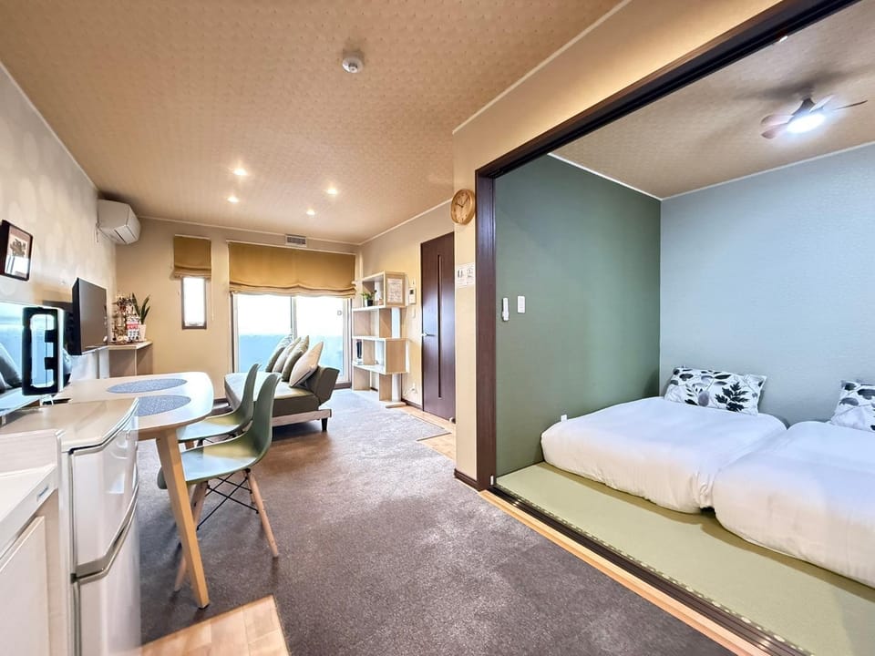 Bed, Living room, Dining area, Bedroom