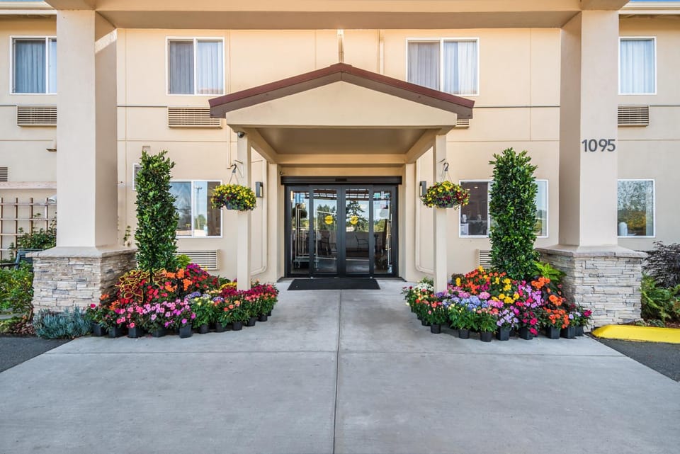 Red Lion Inn & Suites Sequim at Olympic National Park Hotel in Sequim