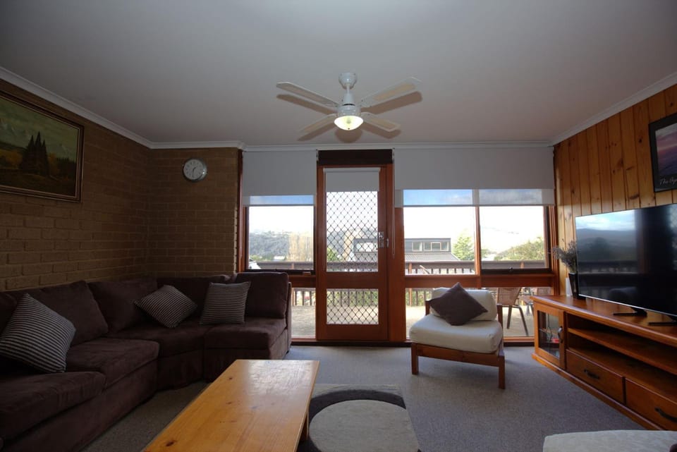 Snowy Saga 2 46 Gippsland Street House in Jindabyne