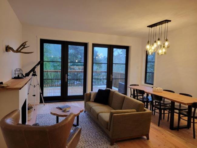 Reef Point Cottages Resort in Ucluelet