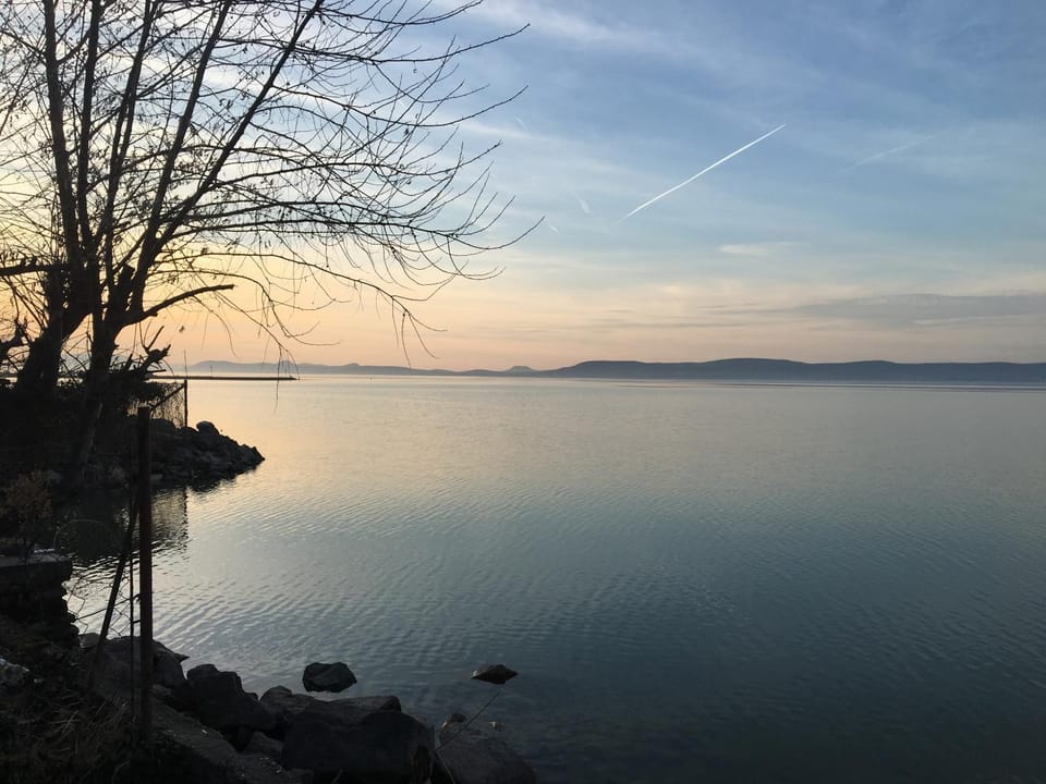 Neighbourhood, Beach, Lake view