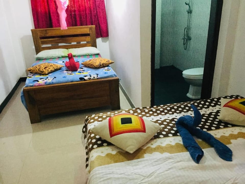 Bathroom, Photo of the whole room, towels