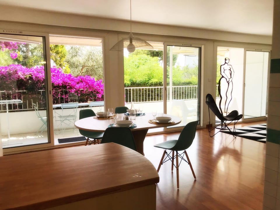 TV and multimedia, Balcony/Terrace, Kitchen or kitchenette, Living room, Dining area