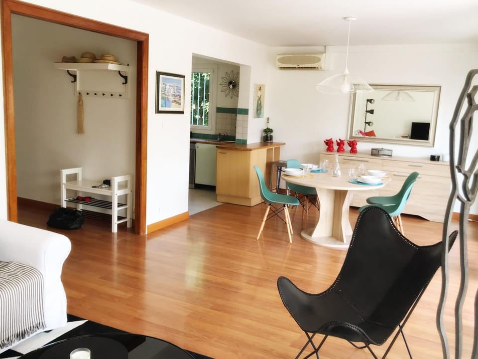 TV and multimedia, Balcony/Terrace, Kitchen or kitchenette, Living room, Dining area