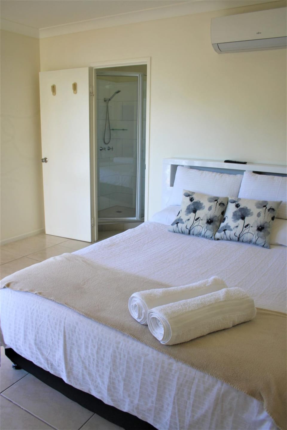 Magnetic Sunsets Resort Apartment hotel in Horseshoe Bay