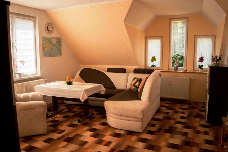 Living room, Photo of the whole room, Seating area