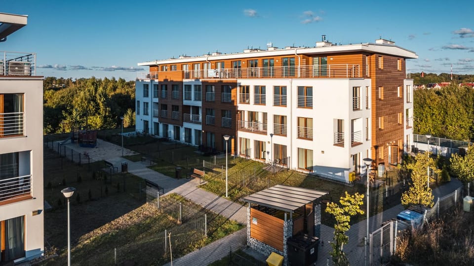 Property building, Location