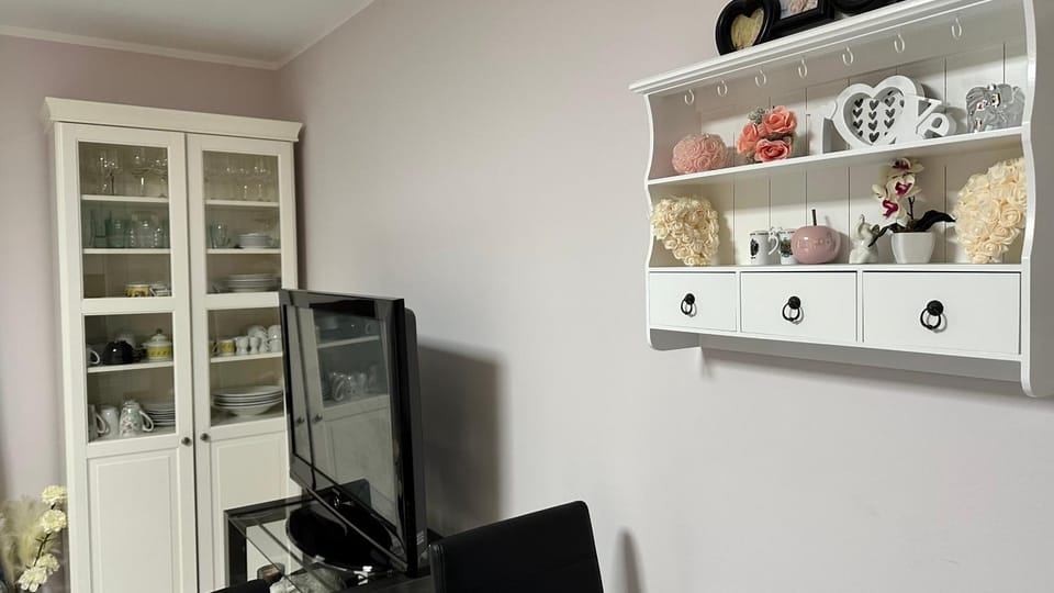 Living room, Food